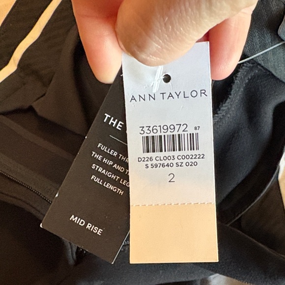 Ann Taylor Sophia mid rise Black Dress Pants size 2 curvy - Picture 3 of 3
